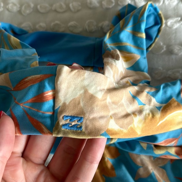 Billabong Bikini Top (S) - Picture 3 of 3